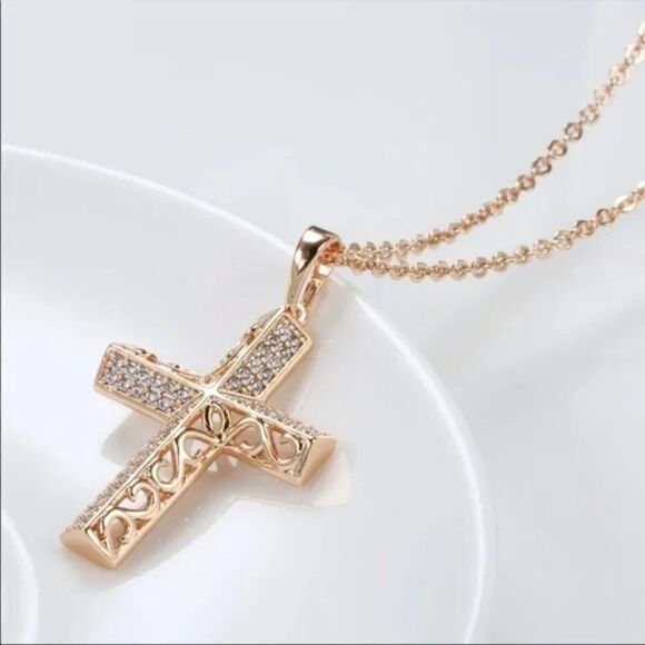 𝅺⭐️Rose Gold Micro Pave Cross Necklace - Picture 1 of 10